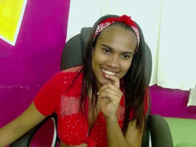 Live sex webcam photo for AndreaMarin #272864351