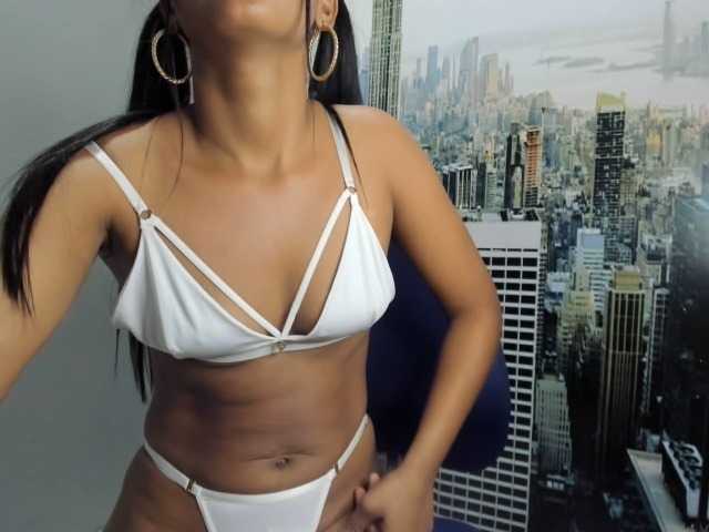 Live sex webcam photo for AndreaValle #272519680