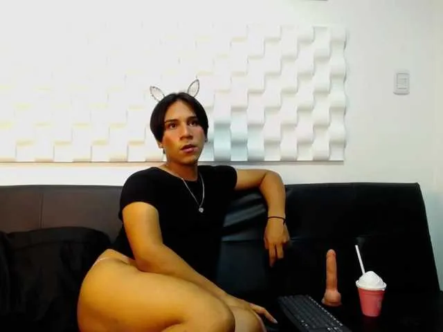Live sex webcam photo for Andreaa-Fox #273239118