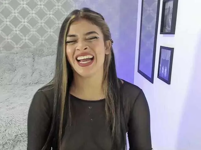 Live sex webcam photo for AndreeArtt #275473421