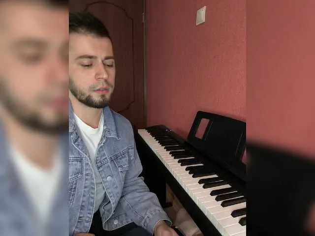 Live sex webcam photo for Andrei3705 #277811753