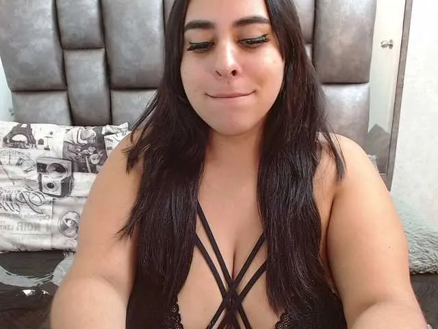 Live sex webcam photo for AndreinaGomez #271997285