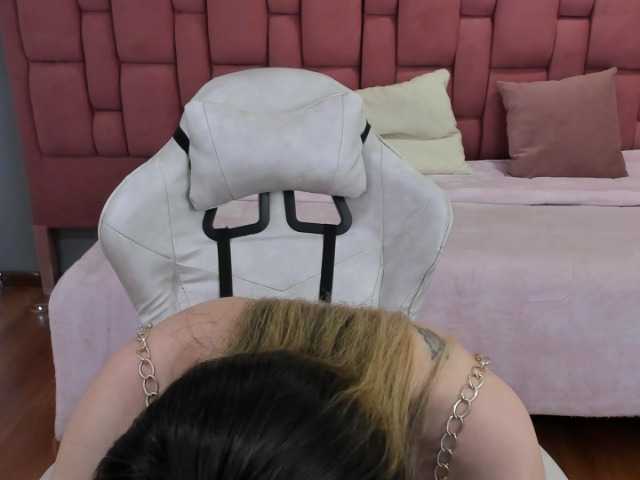 Live sex webcam photo for AndreinaSuann #277920430