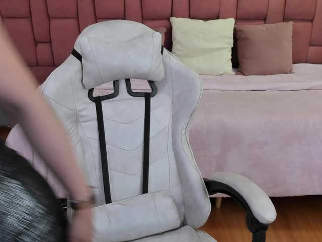 Live sex webcam photo for AndreinaSuann #278005511