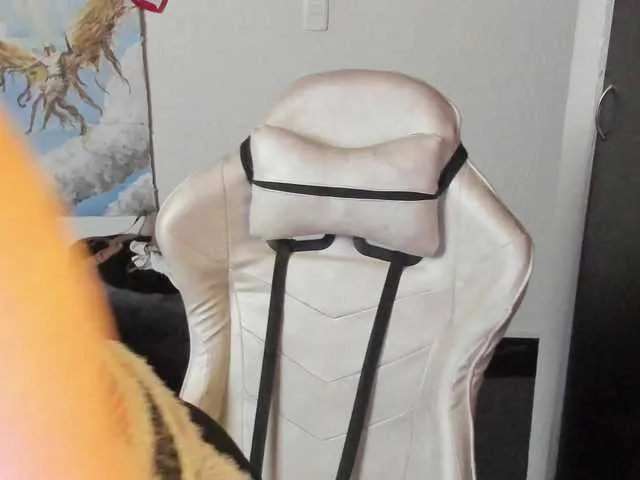 Live sex webcam photo for AndreinaSuann #291104309