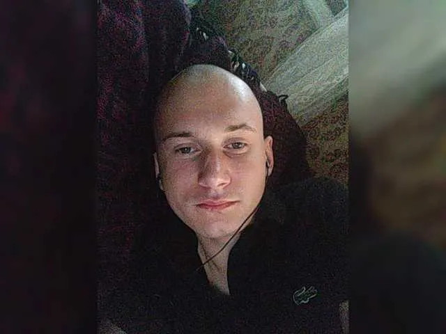 Live sex webcam photo for Andreix1998 #275683080