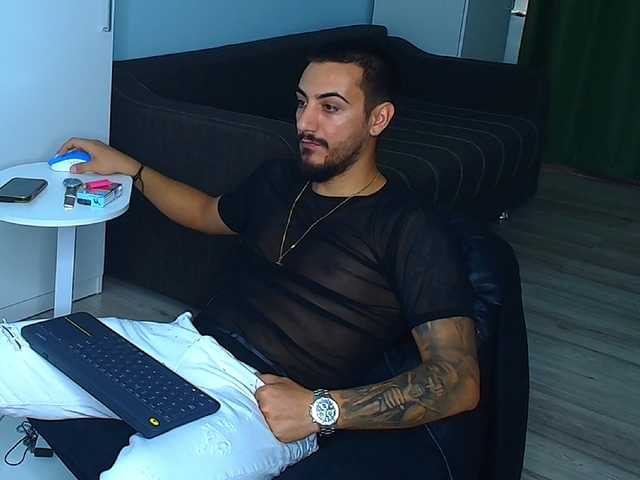 Live sex webcam photo for AndrewBanner #291931024