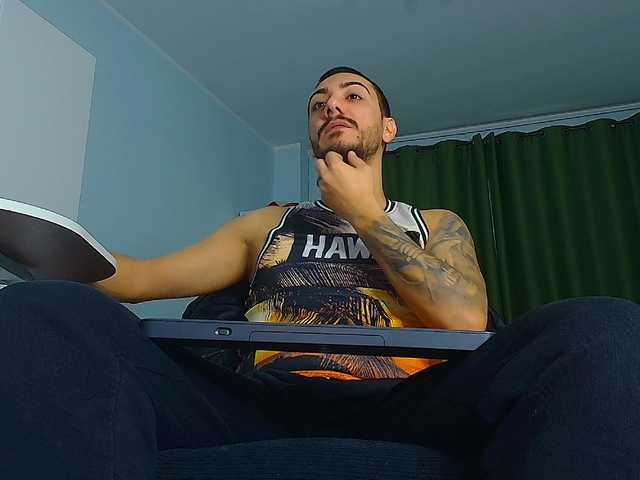 Live sex webcam photo for AndrewBanner #292072210