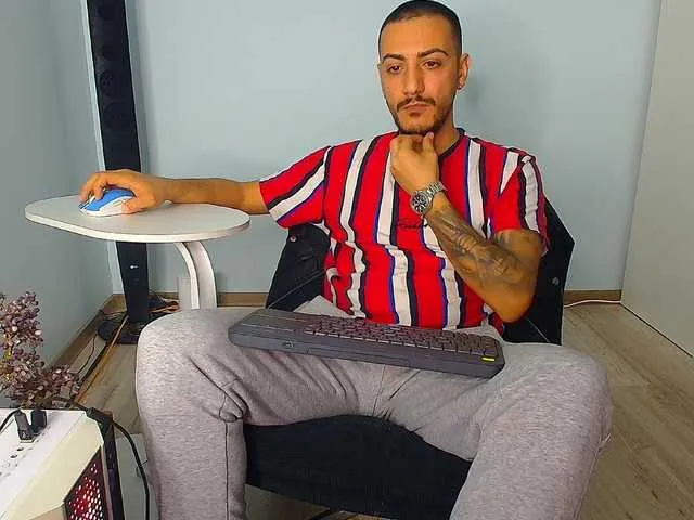 Live sex webcam photo for AndrewBanner #292126769