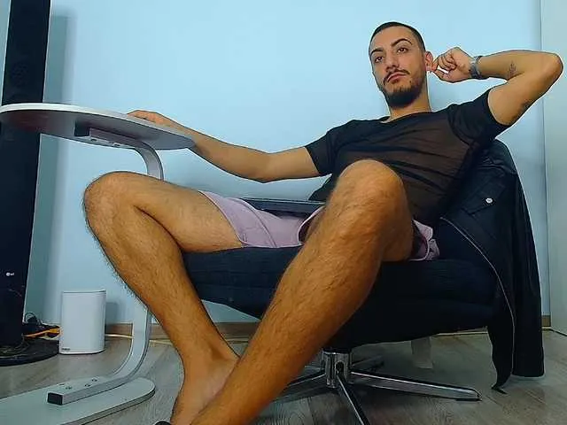 Live sex webcam photo for AndrewBanner #292133541