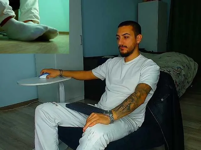 Live sex webcam photo for AndrewBanner #292199198