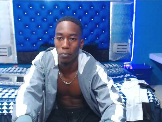 Live sex webcam photo for Andrewhaardd #273656348