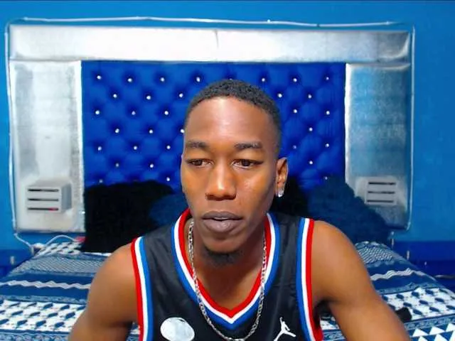 Live sex webcam photo for Andrewhaardd #273687909