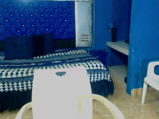 Live sex webcam photo for Andrewhaardd #274401982
