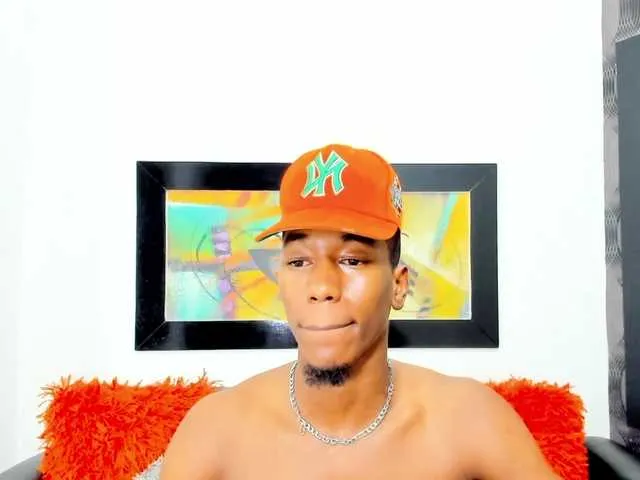 Live sex webcam photo for Andrewhaardd #276516292