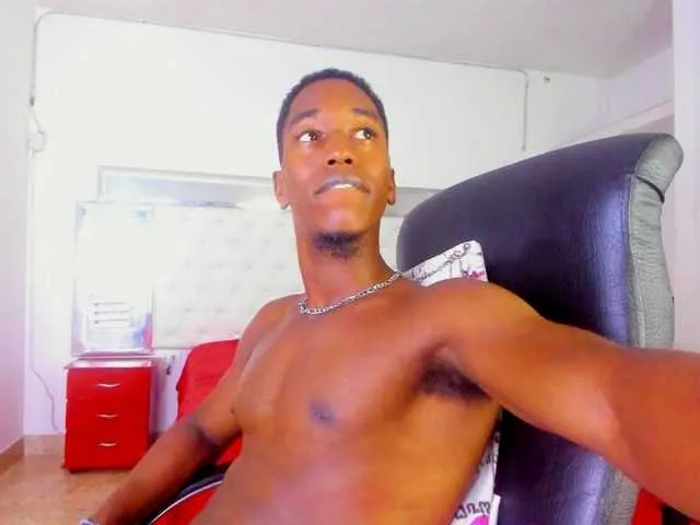 Live sex webcam photo for Andrewhaardd #289903308