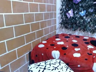 Live sex webcam photo for Andromeda-20 #213728031