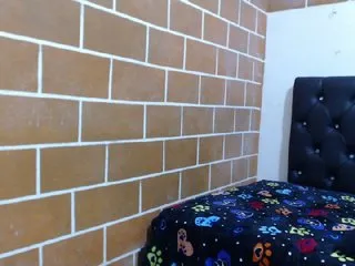 Live sex webcam photo for Andromeda-20 #213945342