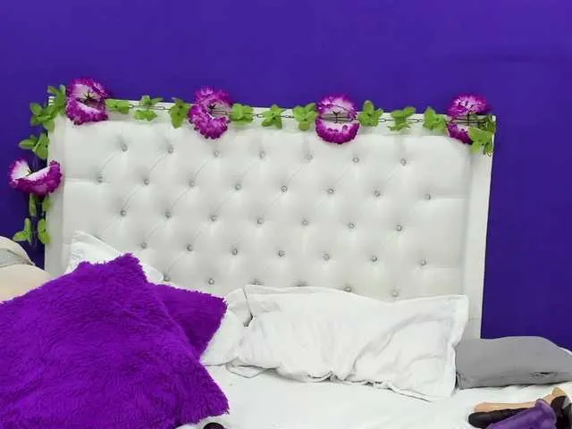 Live sex webcam photo for Andromeda-20 #274305329
