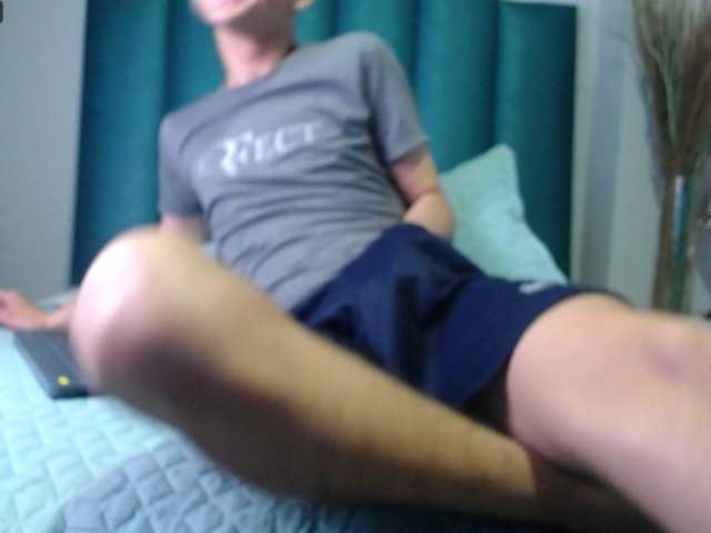 Live sex webcam photo for Andy-Gc #276313676