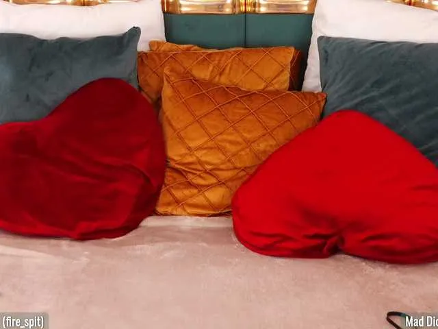 Live sex webcam photo for AndyMynx #275476869