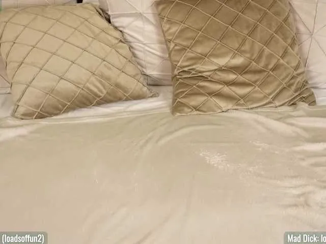 Live sex webcam photo for AndyMynx #275782374