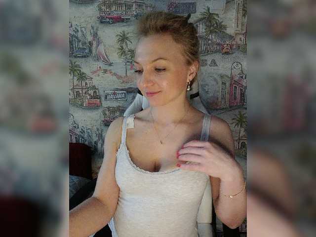 Live sex webcam photo for Anesteishen #272583952