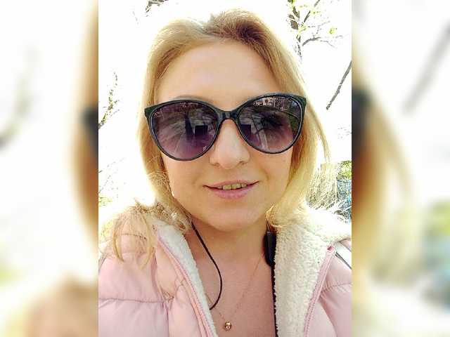 Live sex webcam photo for Anesteishen #273323847