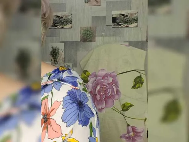 Live sex webcam photo for Anesteishen #277413477