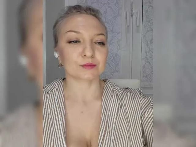 Live sex webcam photo for Anesteishen #291355499