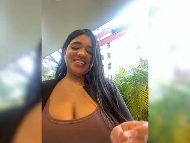 Live sex webcam photo for AngeRouse #277429240