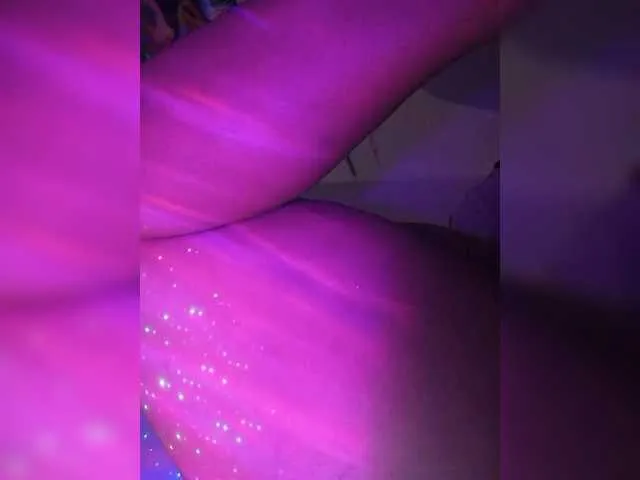 Live sex webcam photo for AngeRouse #290625492
