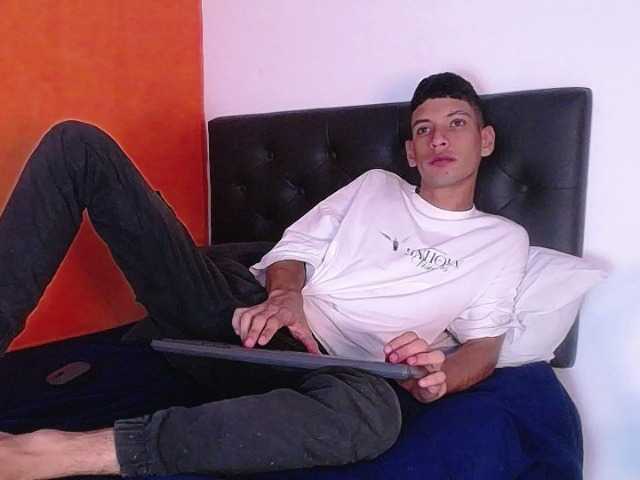 Live sex webcam photo for Angeel-hot24 #278002493