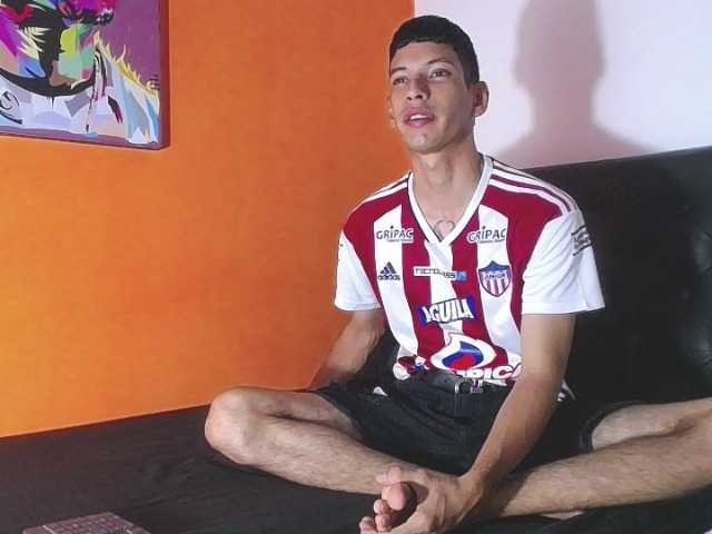 Live sex webcam photo for Angeel-hot24 #278081228