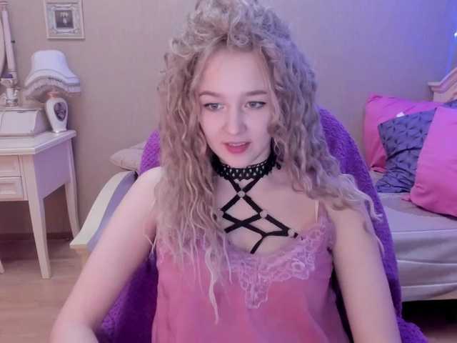 Live sex webcam photo for Angel-Love-Q #272631267