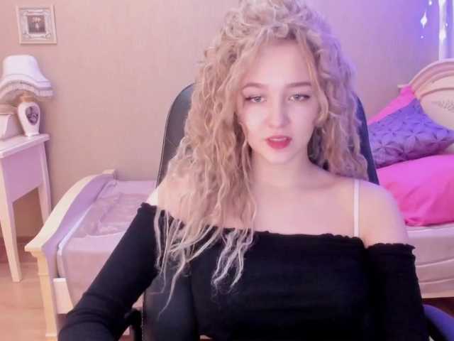 Live sex webcam photo for Angel-Love-Q #272643426