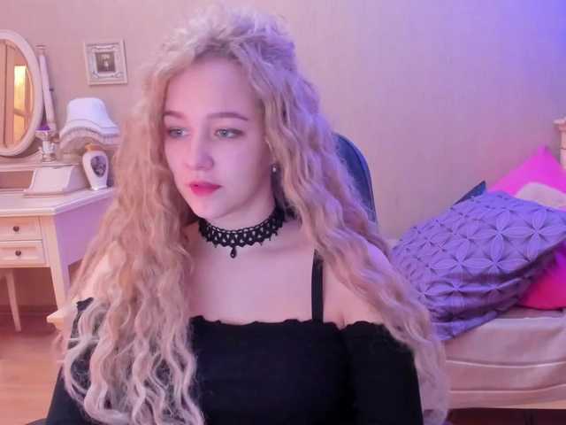 Live sex webcam photo for Angel-Love-Q #272776996