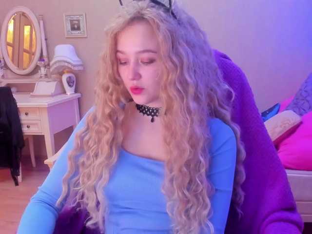 Live sex webcam photo for Angel-Love-Q #272789348