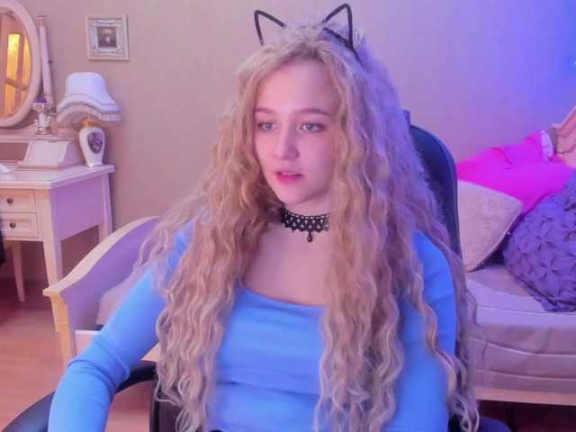 Live sex webcam photo for Angel-Love-Q #272792335