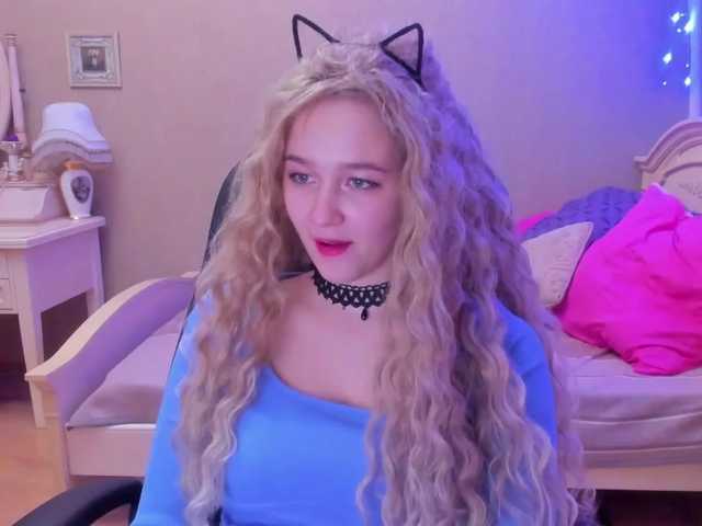 Live sex webcam photo for Angel-Love-Q #272801131