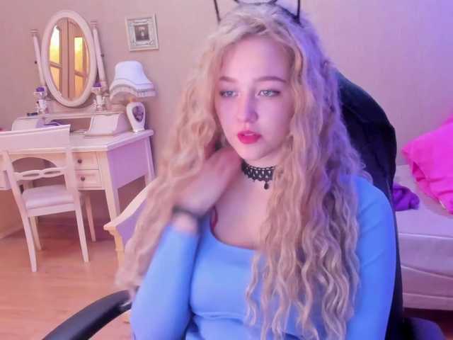 Live sex webcam photo for Angel-Love-Q #272876363