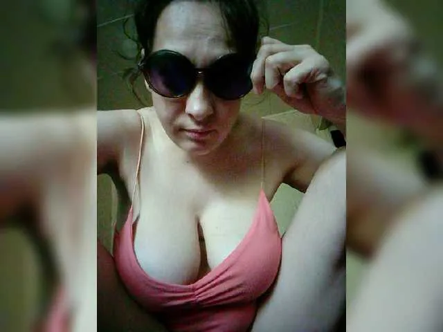 Live sex webcam photo for Angel1190 #275669960