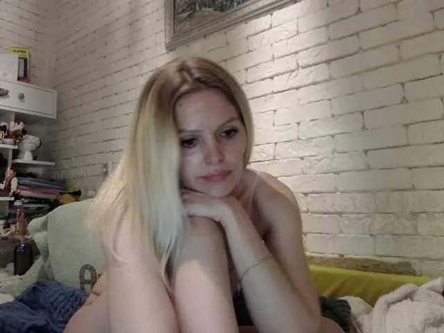 Live sex webcam photo for AngelAlone #290415282