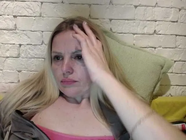 Live sex webcam photo for AngelAlone #290670182