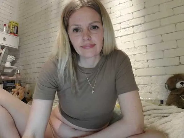 Live sex webcam photo for AngelAlone #290926940