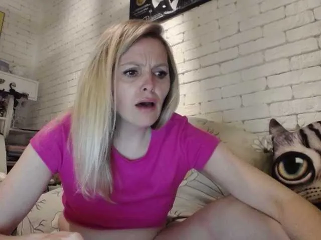 Live sex webcam photo for AngelAlone #291023654