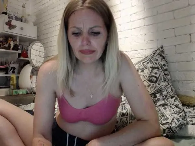Live sex webcam photo for AngelAlone #291393666