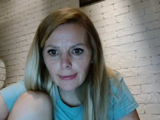 Live sex webcam photo for AngelAlone #291636678
