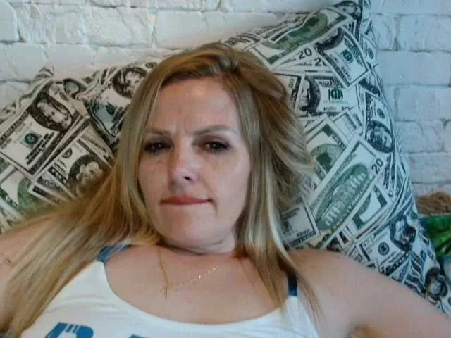 Live sex webcam photo for AngelAlone #291662898