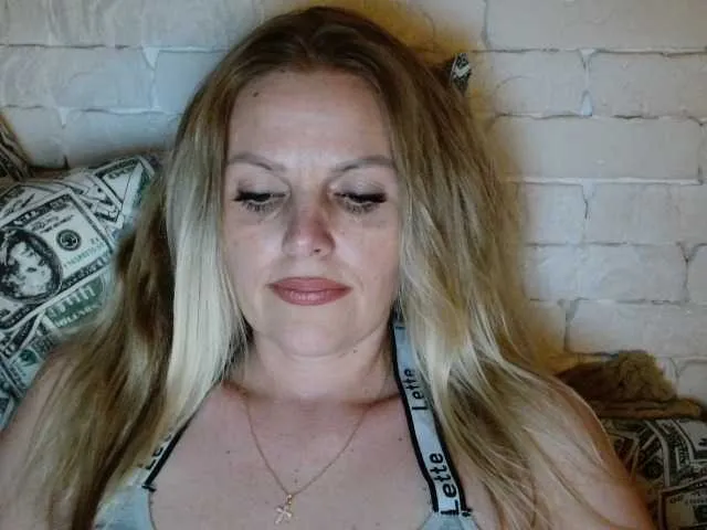 Live sex webcam photo for AngelAlone #291722472